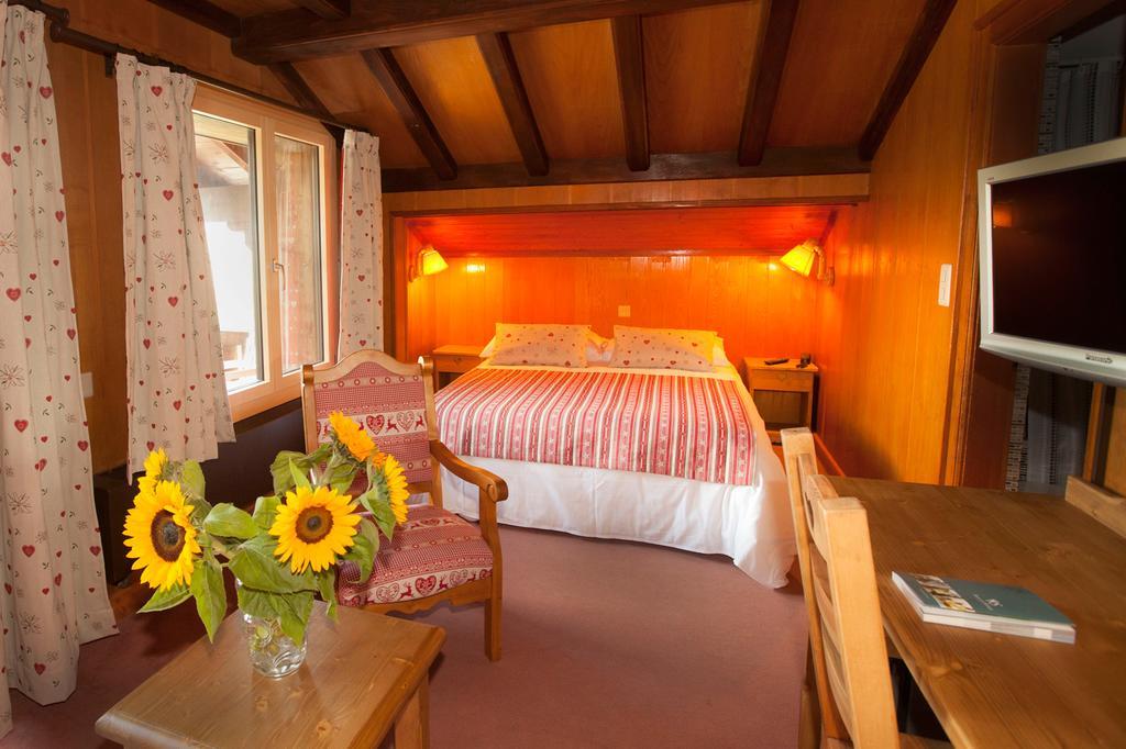 Hotel Aux Mille Etoiles Salvan Dış mekan fotoğraf